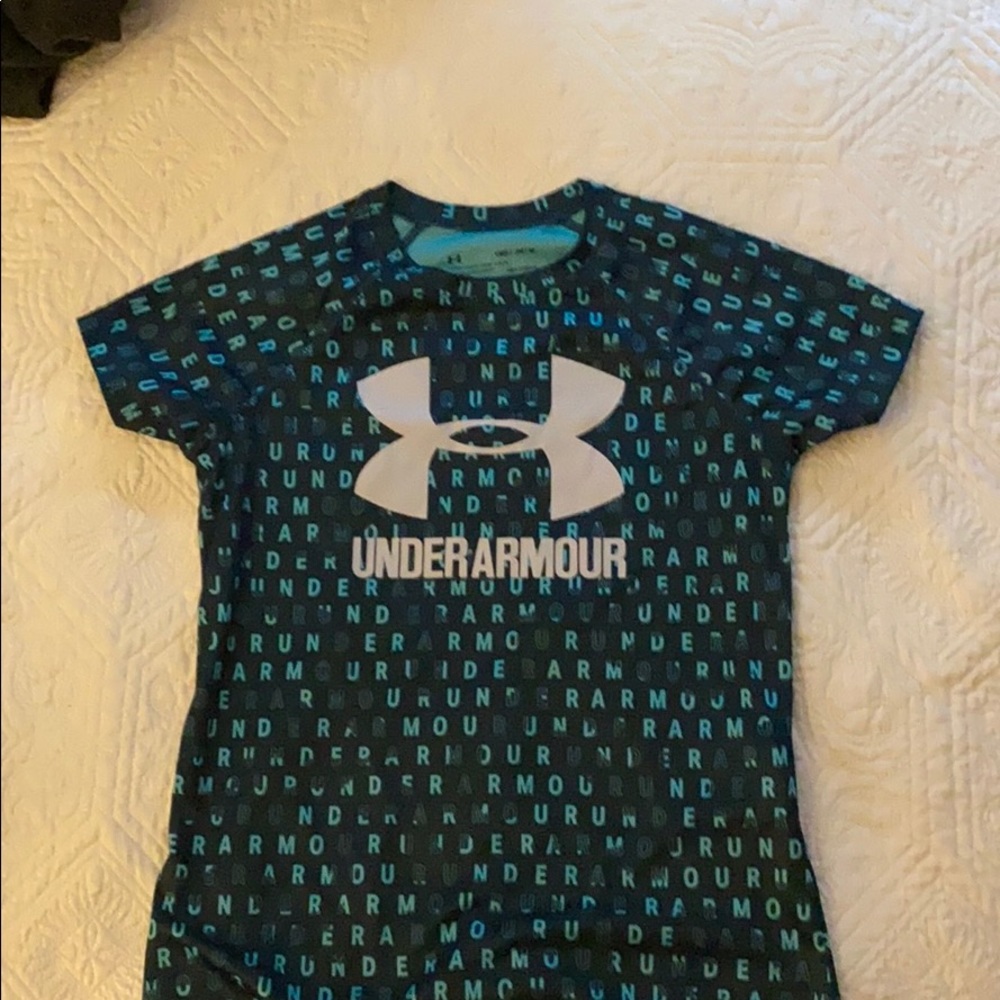 Under Armour T-shirt size youth medium
